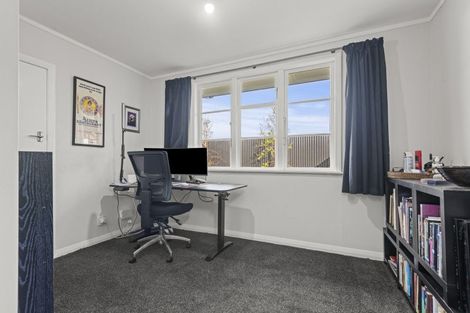 Photo of property in 44 Holland Crescent, Bulls, 4818