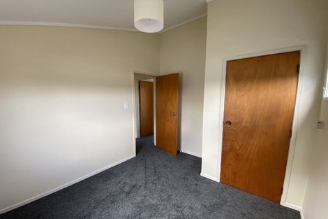 Photo of property in 1/6 Clare Place, Glenfield, Auckland, 0629