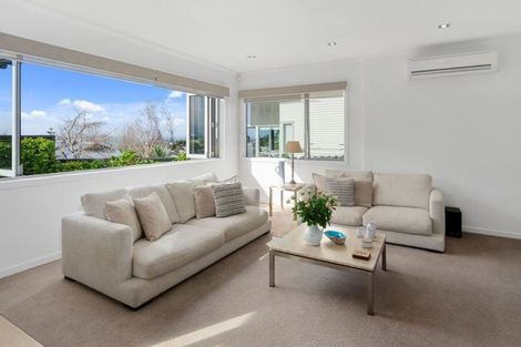 Photo of property in 131 Kowhai Road, Mairangi Bay, Auckland, 0630