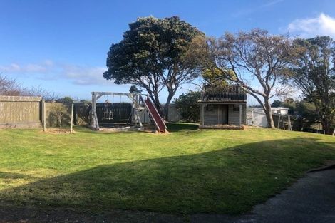 Photo of property in 5 Holly Grove, Maungaraki, Lower Hutt, 5010