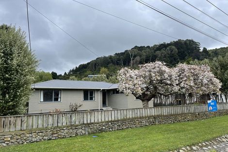 Photo of property in 22 Renall Street, Featherston, 5710