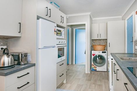 Photo of property in 2/409-411 Lyndon Road East, Hastings, 4122