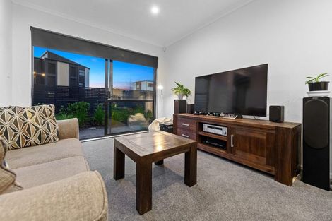 Photo of property in 2 Shortfin Place, Flat Bush, Auckland, 2019