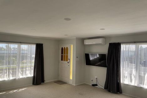 Photo of property in 1/200 Onepu Road, Lyall Bay, Wellington, 6022