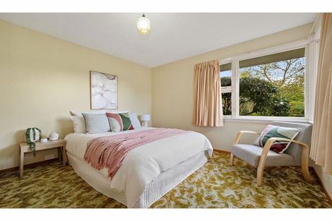 Photo of property in 12 Blossomdale Place, Bishopdale, Christchurch, 8053
