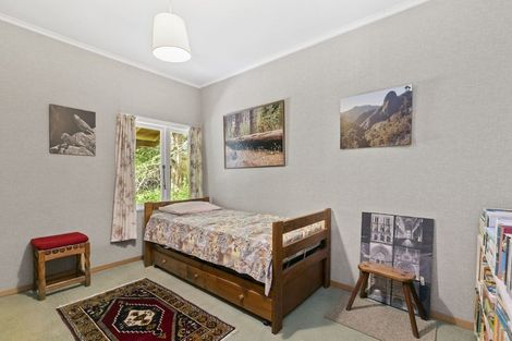 Photo of property in 530 Stokes Valley Road, Stokes Valley, Lower Hutt, 5019