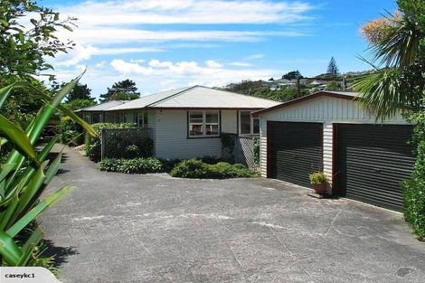 Photo of property in 15 Tawa Street, Tawa, Wellington, 5028