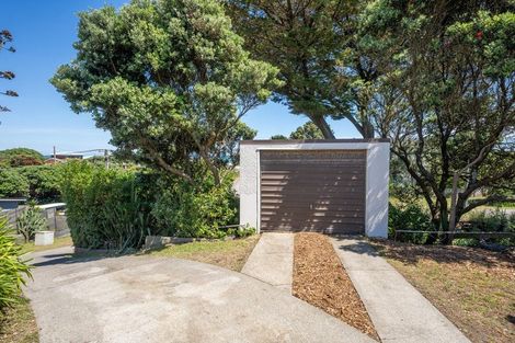 Photo of property in 28 Rodney Avenue, Te Horo Beach, Otaki, 5581