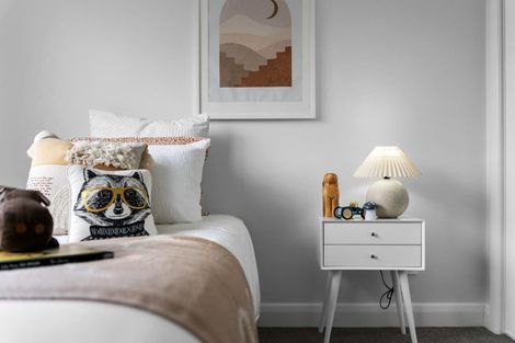 Photo of property in 4 Taipahitini Road, Rosehill, 2113