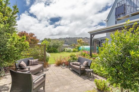 Photo of property in 11 Warner Place, Heathcote Valley, Christchurch, 8022