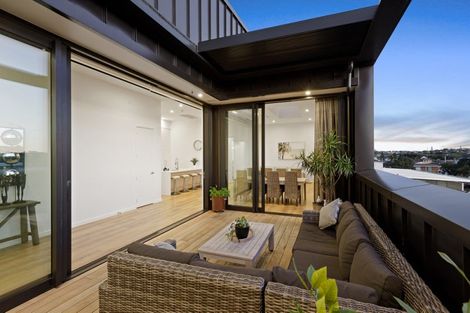 Photo of property in 7/14 Tamariki Avenue, Orewa, 0931