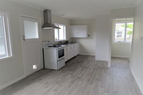 Photo of property in 26 Paritutu Road, Spotswood, New Plymouth, 4310