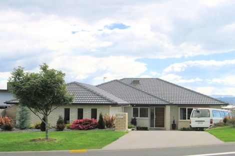 Photo of property in 15 Honeysuckle Lane, Ohauiti, Tauranga, 3112