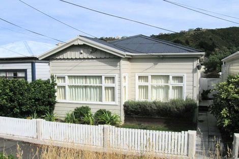 Photo of property in 166 Clyde Street, Island Bay, Wellington, 6023