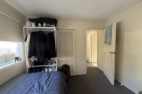 Photo of property in 28 Larissa Avenue, Henderson, Auckland, 0610