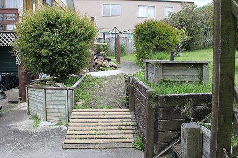 Photo of property in 37 Whaka Street, Maungaturoto, 0520