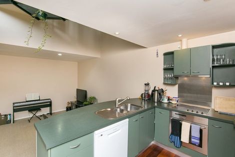 Photo of property in 8/17 Adelaide Road, Mount Cook, Wellington, 6021