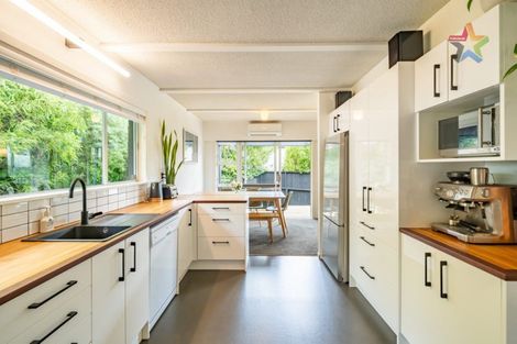 Photo of property in 6 Nikau Road, Point Howard, Lower Hutt, 5013