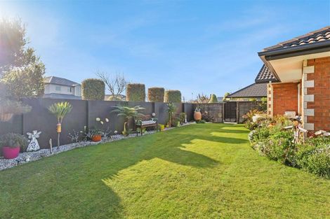 Photo of property in 5 Amoka Crescent, Parklands, Christchurch, 8083