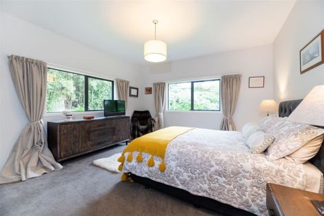 Photo of property in 32 Hanham Road, Kumeu, 0891