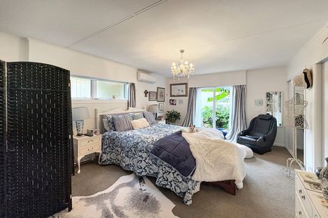 Photo of property in 2 Saint Leonard Street, Saint Johns Hill, Whanganui, 4501