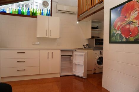 Photo of property in 5a Pohutukawa Avenue, Shelly Park, Auckland, 2014