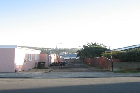 Photo of property in 8a Kapiti Crescent, Titahi Bay, Porirua, 5022
