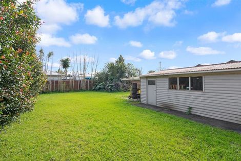 Photo of property in 4 Roberts Road, Te Atatu South, Auckland, 0610