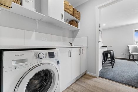 Photo of property in 24 Old Farm Road, Hamilton East, Hamilton, 3216