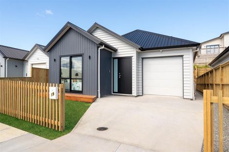 Photo of property in 52 Whakairo Crescent, Gulf Harbour, Whangaparaoa, 0930
