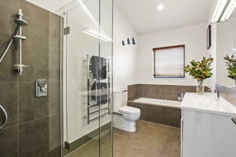 Photo of property in 10 Gavinike Place, Waimauku, 0812