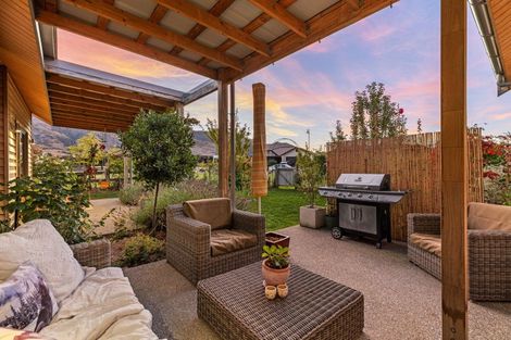 Photo of property in 3 Doug Ledgerwood Drive, Wanaka, 9305