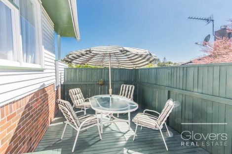 Photo of property in 7 Cajero Place, Green Bay, Auckland, 0604