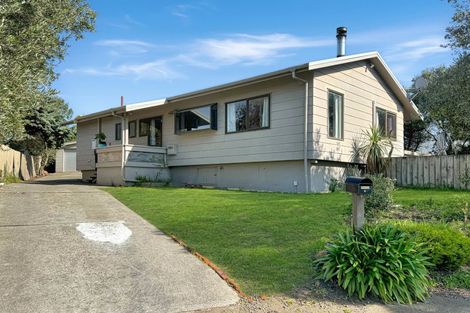 Photo of property in 6 Harrod Avenue, Foxton Beach, Foxton, 4815