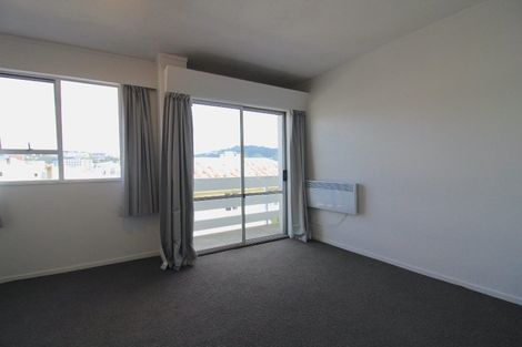 Photo of property in 5 Hawker Street, Mount Victoria, Wellington, 6011