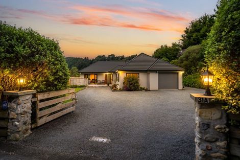 Photo of property in 31a Emerald Hill Drive, Birchville, Upper Hutt, 5018