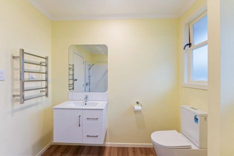 Photo of property in 5 Cheshire Street, Cannons Creek, Porirua, 5024