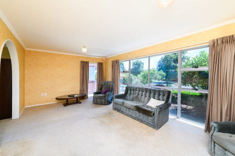Photo of property in 46 Hillcrest Drive, Kelvin Grove, Palmerston North, 4414