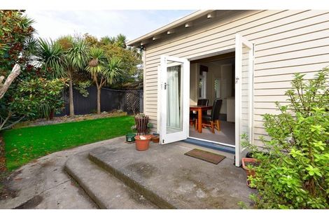 Photo of property in 16 Dover Street, St Albans, Christchurch, 8014