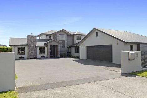 Photo of property in 9 Sampson Avenue, Waiwhakaiho, New Plymouth, 4312