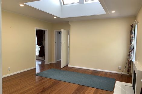 Photo of property in 129 Memorial Avenue, Burnside, Christchurch, 8053