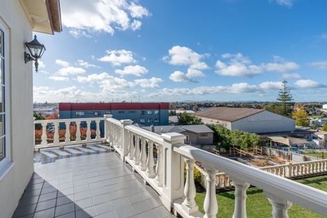 Photo of property in 145 Clarence Street, Hamilton Lake, Hamilton, 3204