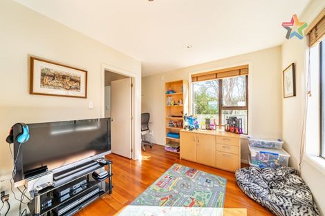 Photo of property in 4 Akatea Road, Korokoro, Lower Hutt, 5012