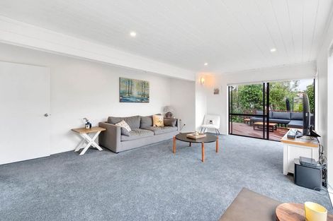 Photo of property in 1 Tiri View Place, Waiake, Auckland, 0630