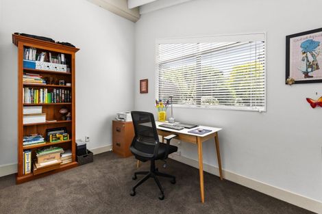 Photo of property in 82 Tauroa Road, Havelock North, 4130