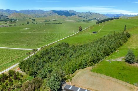 Photo of property in 670 Hawkesbury Road, Hawkesbury, Blenheim, 7272