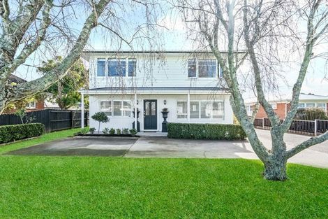 Photo of property in 11 Wellesley Road, Mangere Bridge, Auckland, 2022