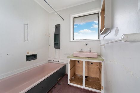 Photo of property in 34 Royal Road, Massey, Auckland, 0614