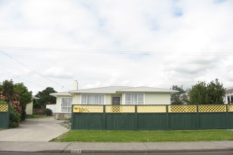 Photo of property in 207 Frankley Road, Frankleigh Park, New Plymouth, 4310