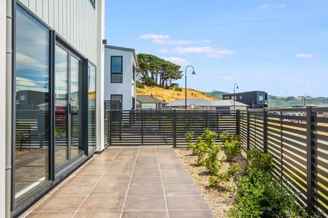 Photo of property in 2b Kaiaho Close, Aotea, Porirua, 5024